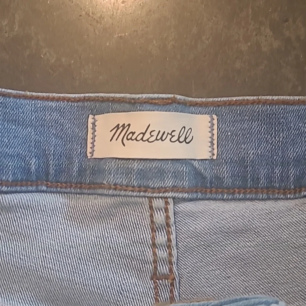 NWOT MADEWELL MID RISE KICK OUT JEANS - Picture 6 of 10